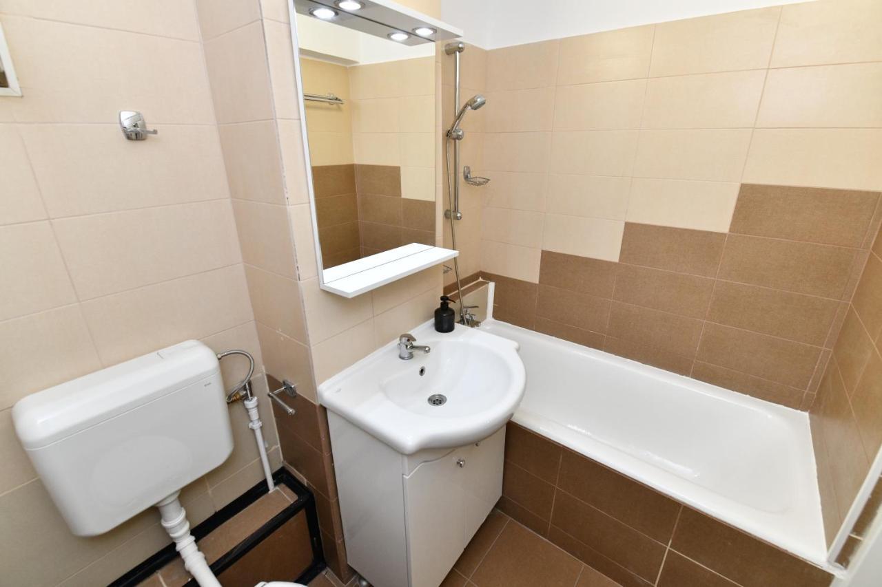 Transilvania Apartament Apartment Bukares Bagian luar foto